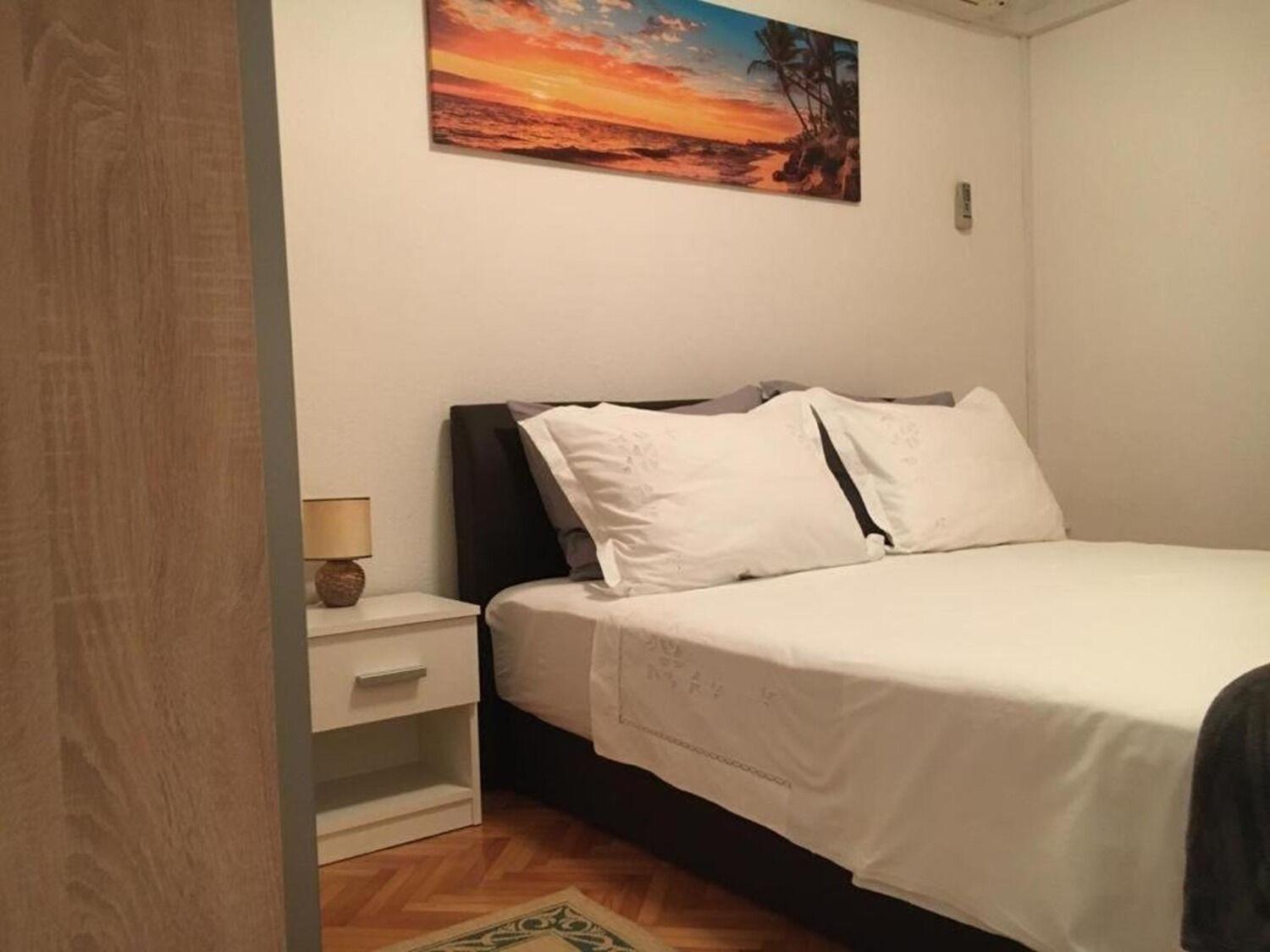 Apartment Željko - large terrace Makarska Buitenkant foto